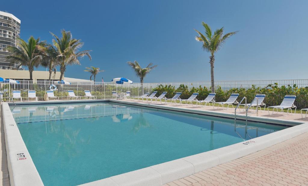 The Island Beach Resort 옌슨비치 외부 사진